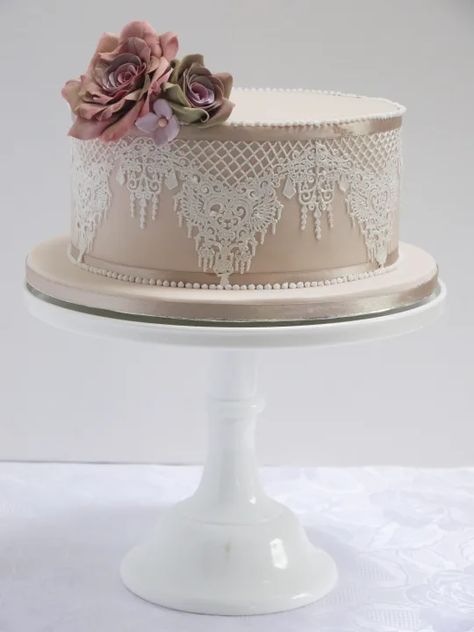 Vintage Wedding Cakes, Jean Wedding, Lace Cakes, Wedding Cake Designs Simple, Learn Cake Decorating, Lace Cake, Big Wedding Cakes, Square Wedding Cakes, Fondant Wedding Cakes