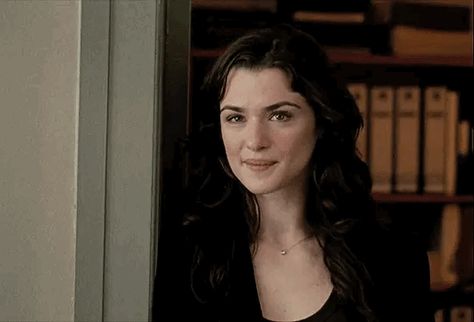 The Mummy Outfit Rachel Weisz, Rachel Weisz Gif, Rachel Weiz, Rachel Weisz The Favourite, Rachel Weiss, Rachel Weisz Black And White, Psychological Tricks, The Constant Gardener, Medieval Female Face Claim Gif