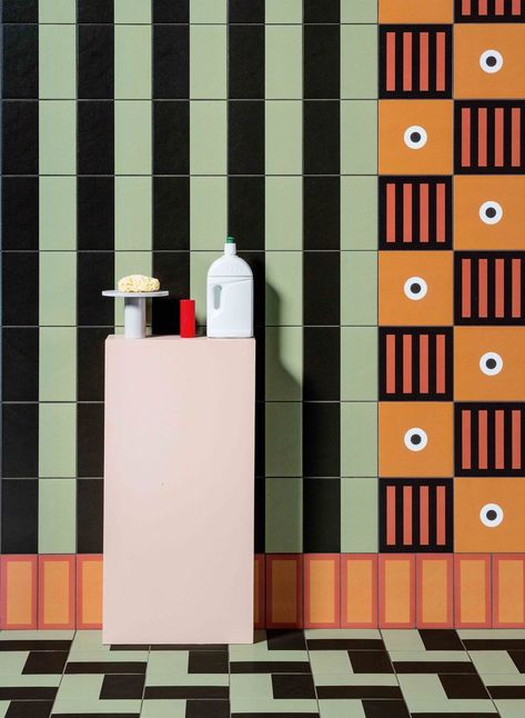 Memphis artist Nathalie Du Pasquier designs tiles for Mutina Tiles Terracotta, Graphic Tiles, Designer Tiles, Nathalie Du Pasquier, Memphis Design, Italian Tiles, Engineered Flooring, Eclectic Design, Wall And Floor Tiles