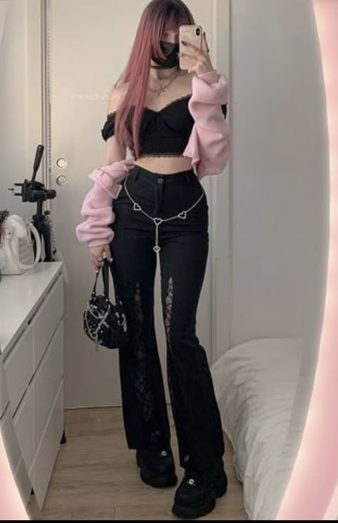 Pink And Black Outfits For Women, Cute Pink And Black Outfits, Black Pink Style Outfit, Cute Outfits Kawaii Black, Pink Outfits Alternative, Pink And Black Winter Outfit, Black And Pink Aesthetic Outfit, Pink And Black Outfit Aesthetic, Arcade Fit