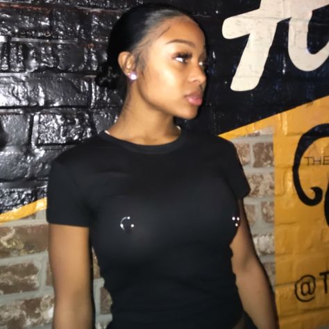 JAYDA WAYDA on Instagram: “I love this pic even though it’s blurry ☺️” Dope Swag Outfits, Jayda Wayda, Shoulder Tattoos For Women, Jeans Diy, Cute Swag Outfits, Doja Cat, Swag Outfits, Fashion Killa, Beautiful Black Women