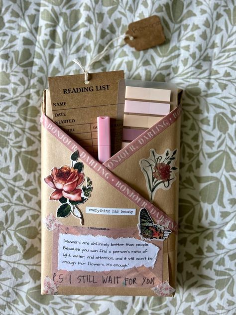 Blind Date With A Book Personalized Book Gift Bookish Gift Romance Fantacy Thriller cute Gift Idea Book Lover Gift - Etsy Blind Date With A Book, Date With A Book, Personalized Book, Book Wrap, Birthday Book, Gift Inspo, Book Gift, Blind Date, Girly Gifts