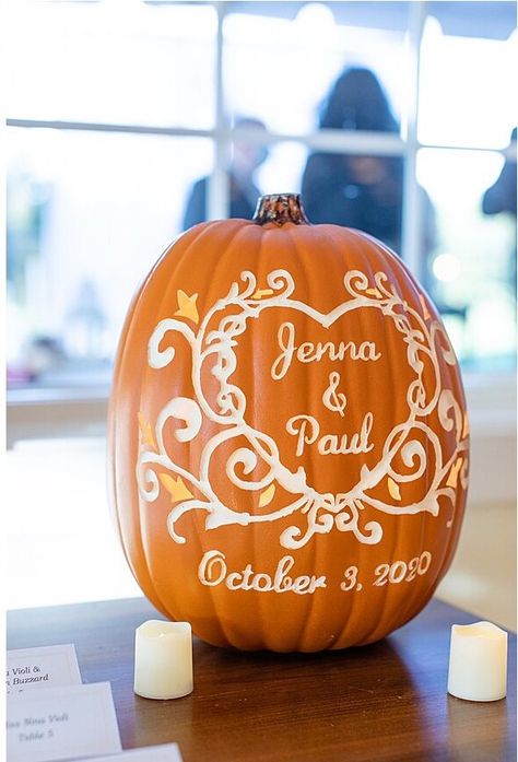 Carved Pumpkins For Weddings, Small Fall Wedding Reception Ideas, Pumkin Decoration Ideas Wedding, Wedding Pumpkin Carving Ideas, Fall Wedding Reception Ideas Decorations, Pumpkin Theme Wedding, Wedding Ideas For October, October Engagement Party, Fall Wedding Elegant