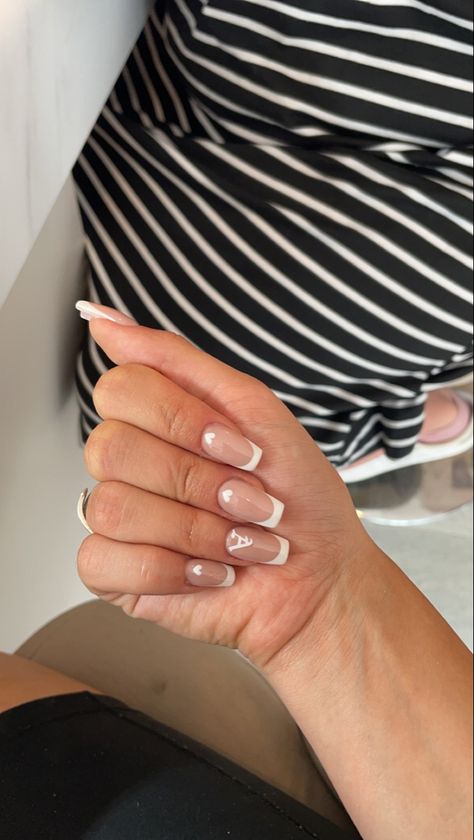 Nails With Bf Initials Short, Nail Ideas Boyfriend Initial, French Nails With Letters Initials, Nails With Your Boyfriends Initial, Boyfriend Initial Nails French Tip, Nail Inspo Boyfriend Initial, Initials On Nails Boyfriends, Nails With Letter A Initial, Nail Designs With Initials Letters