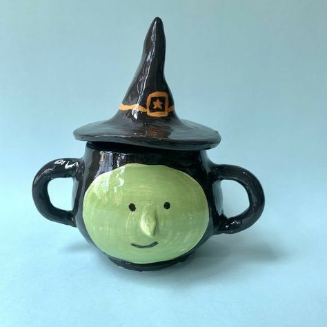 Nerdy Ceramics, Ceramic Halloween Ideas, Witch Ceramics, Ceramic Witch, Halloween Tea Party, Witch Mug, Halloween Clay, Weekend Crafts, Fun Halloween Decor