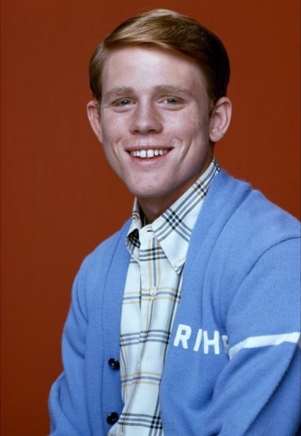 Happy Days - Richard J. "Richie" Cunningham is the middle child and second son of Howard and Marion Cunningham. He was always ready to help any of his friends if they got into trouble and also looked after his younger sister Joanie as she grew up. - Ronald William "Ron" Howard (born March 1, 1954) is an American film director, producer and actor. Richie Cunningham, Happy Days Tv Show, 1963 Corvette Stingray, Billy Ocean, Laverne & Shirley, Pop Tv, Ron Howard, The Andy Griffith Show, Andy Griffith