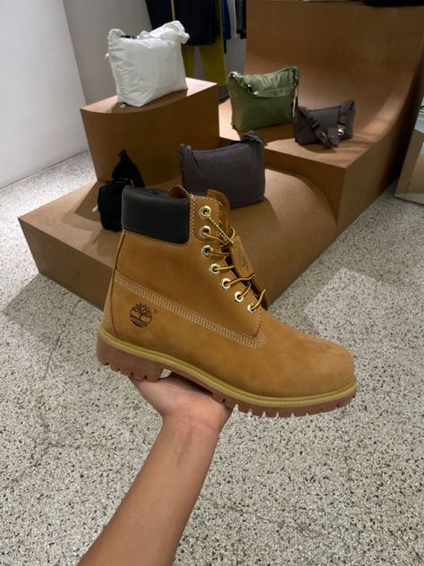 Timbaland Shoes Outfit, Brown Timberland Boots Outfit, Tims Boots, Brown Timberland Boots, Timberland Boots Outfit, Kicks Shoes, Timberland Style, Guys Clothing Styles, Mens Fashion Streetwear