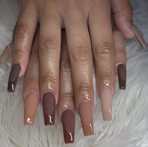 Brown Nude Acrylic Nails, Beige And Brown Nails, Colored Acrylic Powder Nails, Brown Nude Nails Design, Short Acrylic Nails Fall, Trendy Brown Nails, Brown Acrylic Nails, Nude Nail Designs, Dope Nail Designs