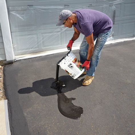 How to Seal an Asphalt Driveway (DIY) | Family Handyman Driveway Diy, Blacktop Driveway, Driveway Sealing, Driveway Resurfacing, Asphalt Repair, Diy Driveway, Driveway Repair, Driveway Sealer, Asphalt Driveway