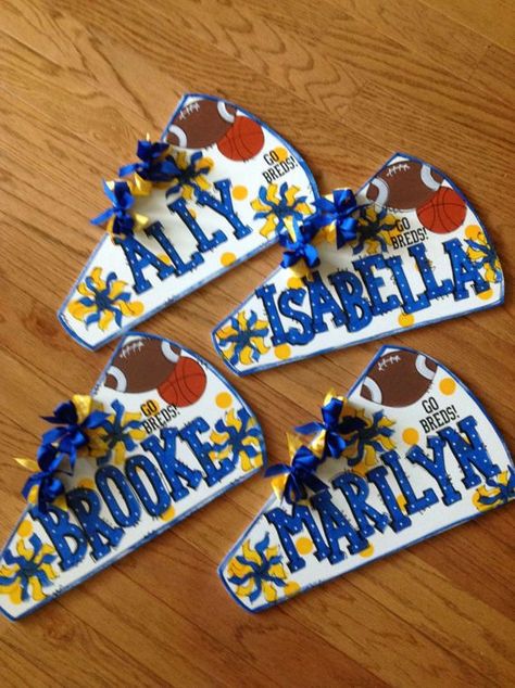 Cheer Camp Door Decorations, Cheerleading Locker Decorations, Cheer Locker Decorations, Cheer Snacks, Cheer Decorations, Cheer Crafts, Cheer Nationals, Cheerleading Party, Cheer Banquet