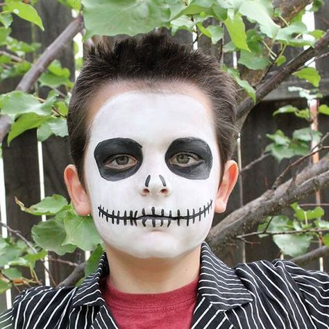 Kids Skeleton Face Paint, Skeleton Face Paint Easy, Maquillaje Halloween Infantil, Skeleton Makeup Kids, Jack Skellington Face Paint, Skeleton Face Makeup, Kids Halloween Face, Sally Halloween Costume, Easy Halloween Face Painting