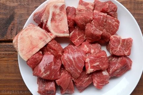 Pieces of beef and bones for the soup Beef Stew Meat Recipes, Best Beef Stroganoff, Beef Stroganoff Crockpot, Irish Beef Stew, Slow Cooker Beef Stroganoff, Easy Quinoa, Stew Meat Recipes, Stroganoff Recipe, Beef Stew Meat