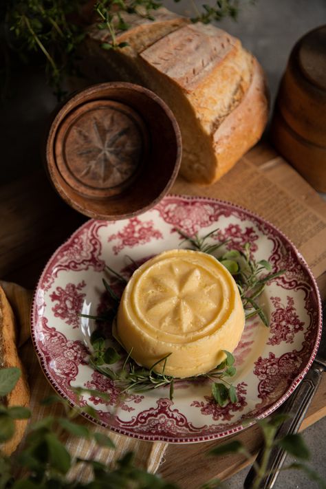 How to Make & Mold Fresh Butter — Under A Tin Roof Vintage Butter Molds, Compound Butter Recipe, Fresh Butter, Butter Molds, Compound Butter, Elegant Desserts, Homemade Butter, Tin Roof, Reduce Food Waste