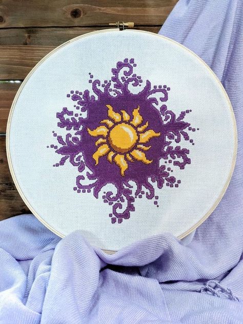 Sun Emblem, Disney Patterns, Tangled Sun, Sketchbook Aesthetic, Aesthetic Drawings, Pola Kristik, Hand Embroidery Projects, Modern Disney, Pola Sulam