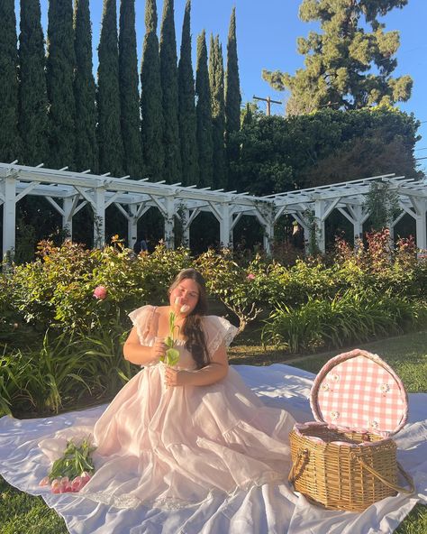 Picnic Vibes, Princess Vibes, Aesthetic Cottagecore, Princess Core, Spring Mood, Cottage Core Aesthetic, Fairycore Cottagecore, Fairytale Art, Spring Aesthetic