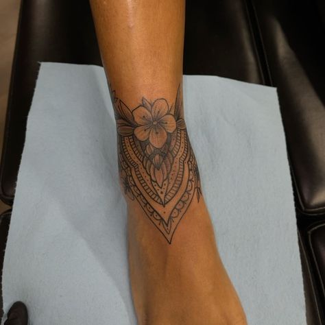 Front Ankle Tattoo, Foot Ankle Tattoo, Front Ankle Tattoos, Ankle Foot Tattoo, Meaning Tattoos, Earthy Tattoos, Arm Sleeve Tattoos For Women, Line Tattoo Ideas