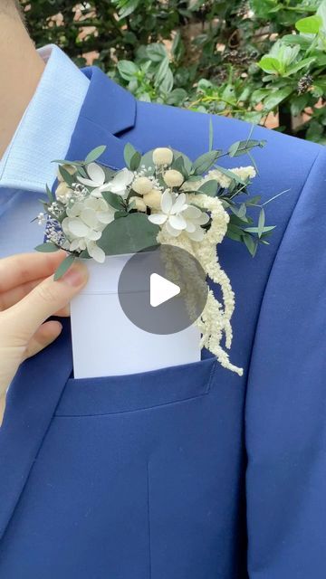 1M views · 35K likes | SomethingNewFlorals | Eleanor on Instagram: "Pocket boutonnières are becoming a wedding must have. They’re super easy to wear and stay put all day! ✨

I’ve been asked a lot by DIY bride and grooms how to make them so I decided to create a free How To guide and diy kits to purchase. 

Full kits and pocket boutonnière cards are available Etsy store. Limited colour options and quantities are available as stock but I am able to create bespoke sets. 

For a tutorial on how to make pocket boutonnières, head over to my website - somethingnewflorals.com (link in bio) and find the How To guide in the blog section. 

#diywedding #pocketboutonniere #weddingaccesories #weddingflowers #suitaccessories #driedflowers #buttonholes #boutonniere #diyweddings #prom" Card Boutineer, Men’s Pocket Boutonnière, Mens Pocket Flower Wedding, Boutineer Pocket Square Diy, Grooms Pocket Boutonniere, Pocket Boutineer Ideas, Diy Pocket Boutonniere, Wedding Pocket Flowers, How To Make A Pocket Boutonniere