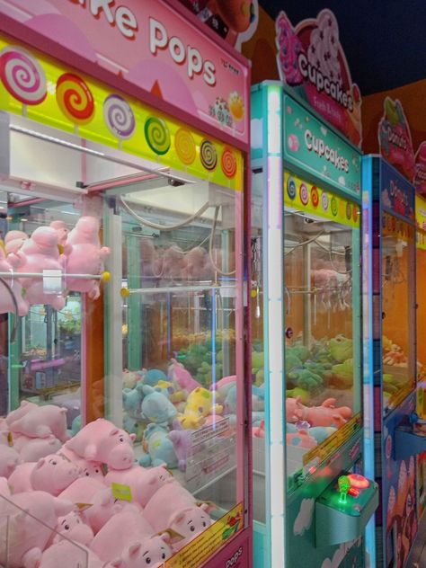 Stuff Aesthetic, Yume Kawaii, Bear Claw, Claw Machine, Bear Claws, Concept Board, Story Inspiration, Magical Girl, Cute Pink