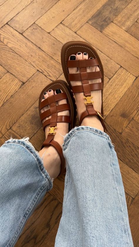 Celine Gladiator Sandals, Celine Sandals Outfit, Tumblr Grunge Outfits, Gladiator Sandals Outfit, Celine Sandals, Celine Shoes, Pink Perfume, Fantastic Shoes, Vacay Outfits