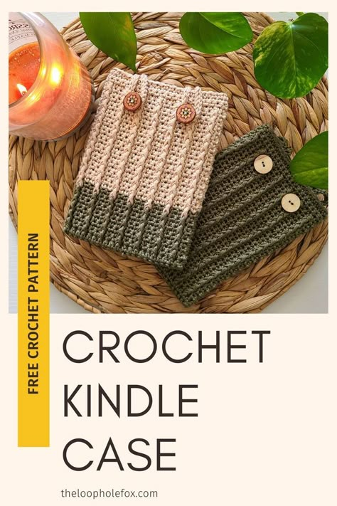 Protect your beloved eReader device with this simple and classic crochet Kindle case pattern. With simple raised columns and button loop closures, this crochet eReader case pattern will keep the device raised from surfaces and secured safely inside. Click to go to the free crochet pattern by The Loophole Fox. Kindle Case Pattern, Crochet Kindle Case, Crochet Hooks Case, Crochet Needle Case, Crochet Laptop Case, Free Apron Pattern, Crochet Book Cover, Ereader Case, Quick Crochet Projects