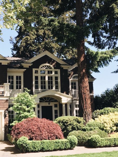 Dark exterior with white trim Home Exterior Suburban, Canada House Exterior, Seattle Houses Exterior, Houses In Seattle, Seattle Houses, Suburban Legends, Living Arrangements, Canada House, Bored Board