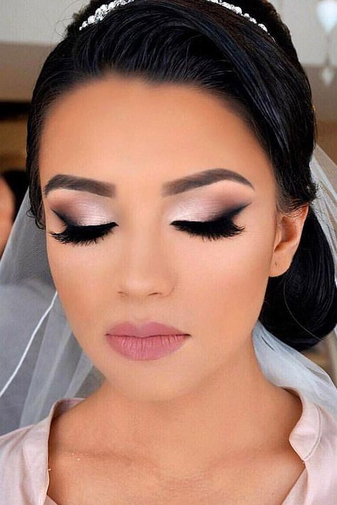 Wedding Make Up Ideas For Stylish Brides ❤ See more: http://www.weddingforward.com/wedding-makeup/ #weddings Dusty Rose Makeup Look Smokey Eye, Machiaj Smokey Eyes, Dramatic Bridal Makeup, Brides Makeup, Gorgeous Wedding Makeup, Wedding Hairstyles And Makeup, Wedding Eye Makeup, Wedding Makeup Tips, Wedding Day Makeup