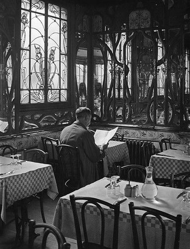 Aesthetic Shades, Paris 1900, Andre Kertesz, People Reading, Robert Doisneau, Vivian Maier, 강아지 그림, Old Paris, Vintage Paris