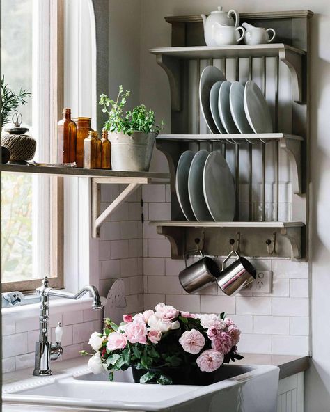 19th-century cottage and flower farm in Trentham, Victoria Ikea Sink, Miners Cottage, Country Style Magazine, Roses Luxury, My Kitchen Rules, Sustainable Flowers, Kitchen Rules, Modern Renovation, Plate Rack