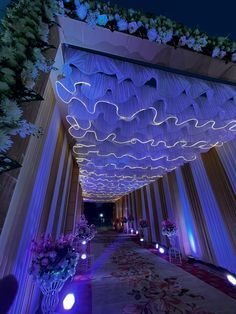 Light Mandap Decor, Mandap Ceiling Decor, Banquet Stage Decorations, Reception Passage Decor, Sangeet Entry Decor, Sangeet Passage Decor, Night Wedding Decor Indian, Entry Passage Design, Wedding Passage Decoration