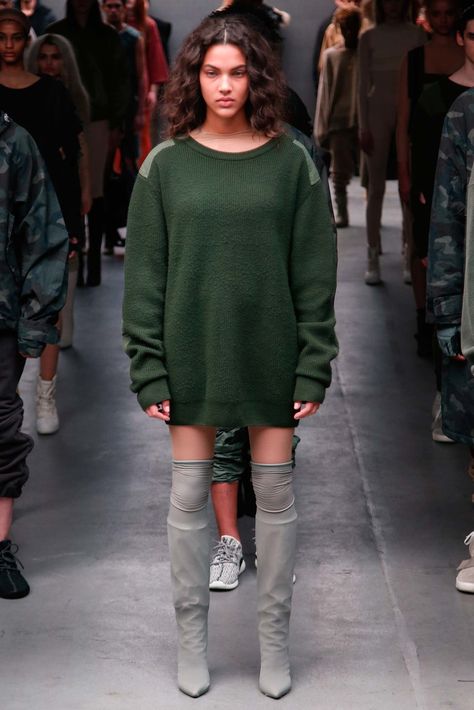 Yeezy Fall 2015 Ready-to-Wear Fashion Show Yeezy Season 1, Yeezy Season, 2015 Fashion, Fall 2015, Kanye West, New York Fashion Week, Kylie Jenner, New York Fashion, Beautiful Outfits