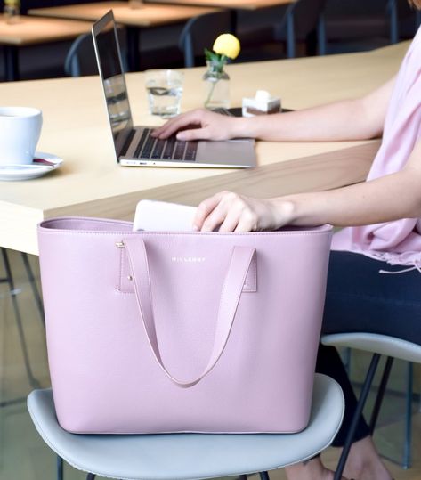 Your office bag doesn't have to be boring :) Leather Hand Bags For Women, Office Bags For Women, Women Hand Bags, Hand Bags For Women, Everyday Handbag, Laptop Bag For Women, Bags Messenger, Girly Bags, Office Bag