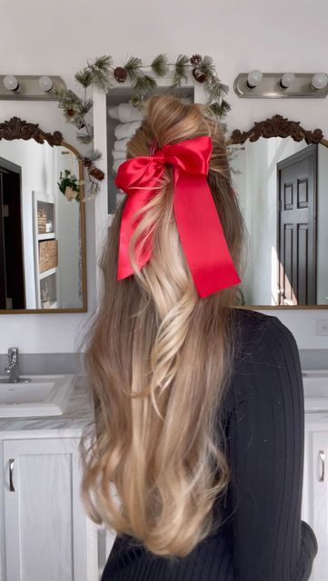 Morgan on Instagram: "Claw clips 🫱🏻‍🫲🏼 bows🎀 #holidayhair #ribbon #clawcliphairstyle" Claw Clip With Ribbon, Easy Hairdos, Hair Ribbons, Holiday Hairstyles, Kiss Makeup, Claw Clips, Pretty Hair, Christmas Bows, Bow Clips