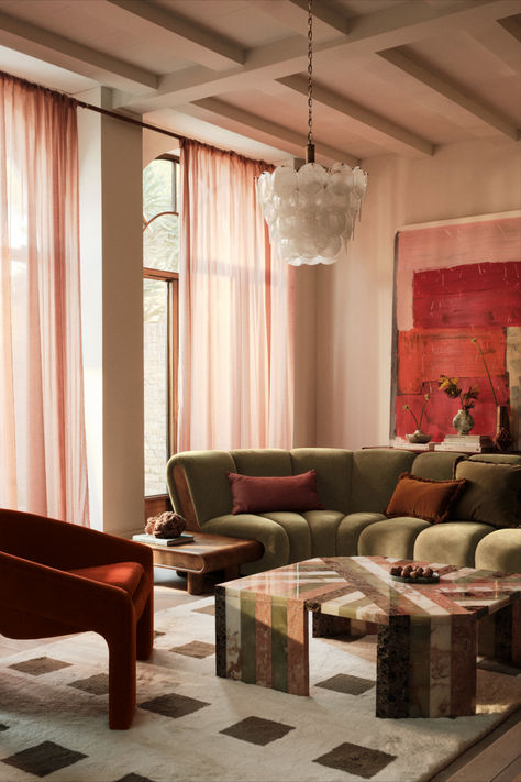 Recreate our club settings in your living area with our range of contemporary and mid-century sofa styles, warm feature lighting and cosy textiles. Salon Art Deco, Soho Home, House Bedrooms, Living Room And Dining Room, Curved Sofa, Soho House, Interior Inspo, Living Room Inspiration, New Furniture