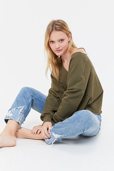 Hoodies + Sweatshirts for Women | Urban Outfitters Boy Skater, Dance Photography Poses, Fashion Model Poses, Slouchy Sweatshirt, Sweatshirts For Women, Sitting Poses, Standing Poses, Portrait Photography Poses, Model Poses