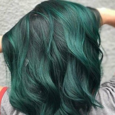 Light Green Hair Dye, Simple Highlights, Light Green Hair, Strawberry Red Hair, Green Hair Dye, Hair Bleach, Black Hair Color, Bleach Color, Bleached Hair