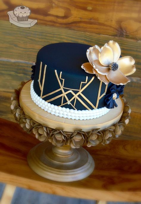 Great gatsby small cake 1920s Cake, Small Birthday Cake, Great Gatsby Cake, Gatsby Cake, Roaring 20s Birthday, Gatsby Birthday Party, Gatsby Party Decorations, 30th Bday Party, Great Gatsby Themed Party