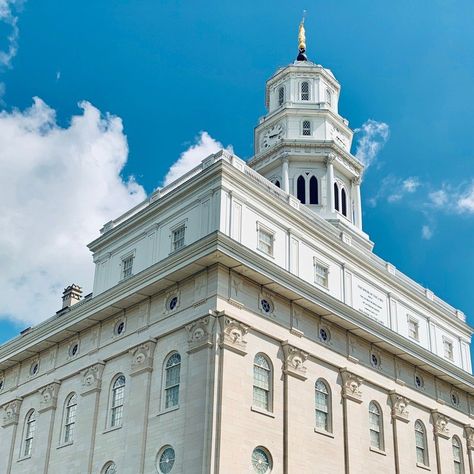 Best Things To Do In Nauvoo - TravelAwaits Nauvoo Illinois, Nauvoo Temple, Lds Church History, Utopian Society, Illinois Travel, River Town, Brick Store, Lds Church, Church History