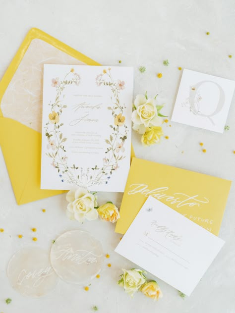 Yellow And Green Wedding, Bright And Airy Wedding, Pale Yellow Weddings, Light Yellow Weddings, Yellow Wedding Decorations, Spring Wedding Color Palette, Yellow Wedding Invitations, Yellow Wedding Theme, Austin Texas Wedding