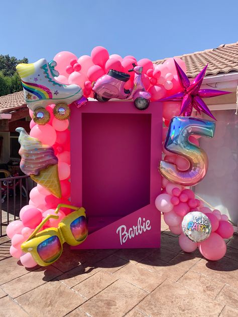 Barbie Box - Photo Booth Barbie Box Birthday, Barbie Ballons Decoration, Neon Barbie Party, Barbie Party Balloons, Barbie Birthday Theme Decoration, Barbie Themed 3rd Birthday Party, Birthday Theme Barbie, Come On Barbie Lets Go Party Birthday, 3rd Barbie Birthday Party