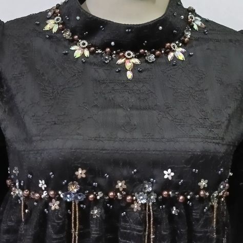 Payet Dada, Inspirasi Payet, Model Payet, Bead Embroidery Jewelry, Embroidery Jewelry, Dress Inspiration, Dresses Kids Girl, Jewel Neck, Pakistani Dresses