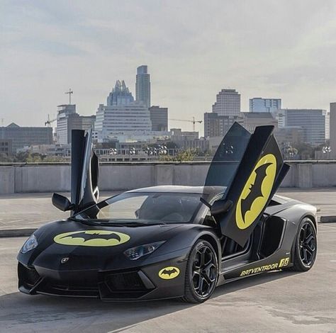 Batman Lamborghini Batman Lamborghini, Audi Jeep, Batman Things, Batman Shoes, Dream Inspiration, Batman Wedding, Batman Car, Donk Cars, Jeep Car