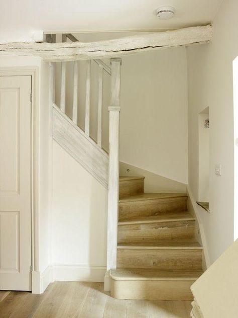 Cottage Staircase, Cottage Stairs, Rustic Staircase, Rustic Stairs, Staircase Ideas, Self Catering Cottages, Luxury Cottage, Open Living Room, New England Style