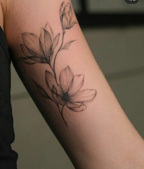 Feminine Shoulder Tattoos, Floral Arm Tattoo, Floral Back Tattoos, Flower Tattoo Ideas, Wrap Tattoo, Fully Booked, Shoulder Tattoos For Women, Classy Tattoos, Spine Tattoos