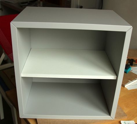 EKET CD rack: How to add a shelf to the cube - IKEA Hackers Ikea Cd Storage, Cube Ikea, Ikea Eket, Box Hacks, Pocket Holes, Cd Rack, Square Shelf, Kura Bed, Cube Table