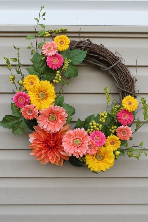 Spring wreath - 25+ May Day ideas gifts and decor - NoBiggie.net Oasis Garden, Tools Tattoo, Chirping Birds, Diy Frühling, Pola Macrame, Diy Spring Wreath, Boxwood Wreath, Wreath Summer, Seasonal Wreaths