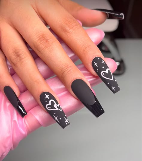 Black Valentines Day Nails Square, Matte Black Valentines Nails, Gothic Valentines Day Nails, Black Valentines Day Nails Acrylic, Black Valentines Day Nails Short, Black Anti Valentines Day Nails, Black Nails Valentines Day, Valentines Nails Xo, Valentines Day Nails Matte