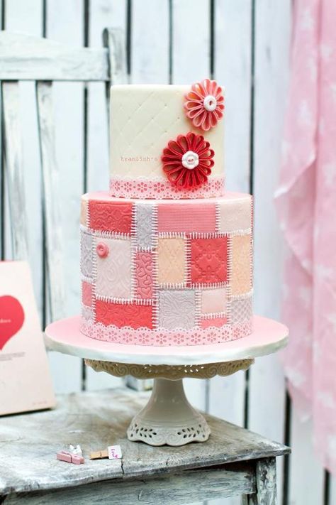 Projects From Perfect Party Cakes | Craftsy Quilt Theme Cake, Quilt Cake Ideas, Quilted Cake Design, Grandmas Cake, Quilt Cake, Patchwork Cake, Party Cake Ideas, Quilted Cake, Buckwheat Cake