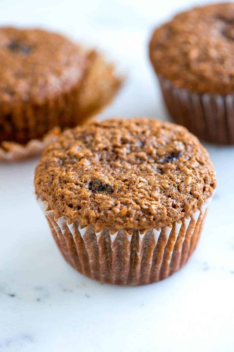 Delicious Bran Muffin Recipe with Raisins Easy Bran Muffin Recipe, Raisin Bran Muffins, Flax Seed Muffins, Banana Carrot Muffins, Bran Muffin, Raisin Bran, Bran Muffin Recipes, Raisin Recipes, Banana Muffin Recipe