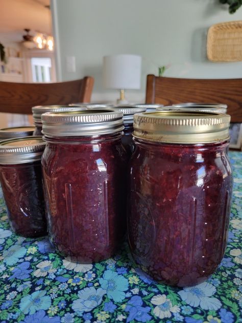 Muscadine Preserves Recipe, Sure Jell Recipe, Muscadine Jelly, Sunny Fall Day, Grape Picking, Freezing Recipes, Jelly Jars, On Toast, Garden Recipes