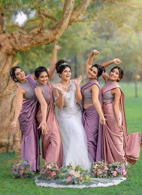 Bride Friends Poses, Indian Christian Wedding Ideas, 5 Sisters Photography, Bride Friends Photography, Bridesmaid Saree Color Schemes, Group Saree Poses, Bride And Sister Pictures, Bridesmaid Dresses Design, Kerala Christian Wedding